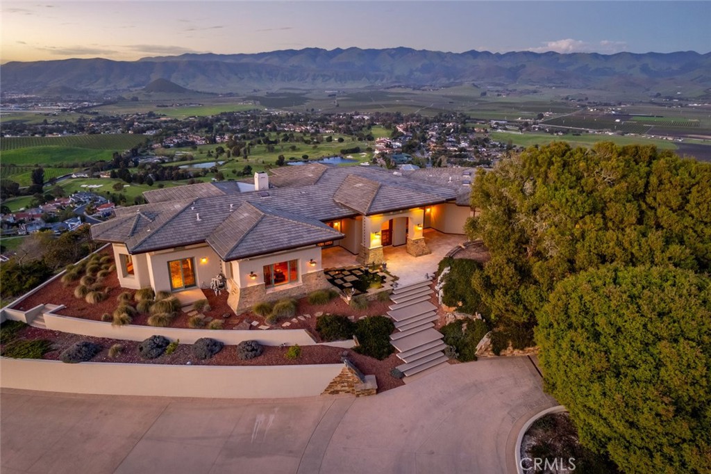 1015 Rimrock Lane