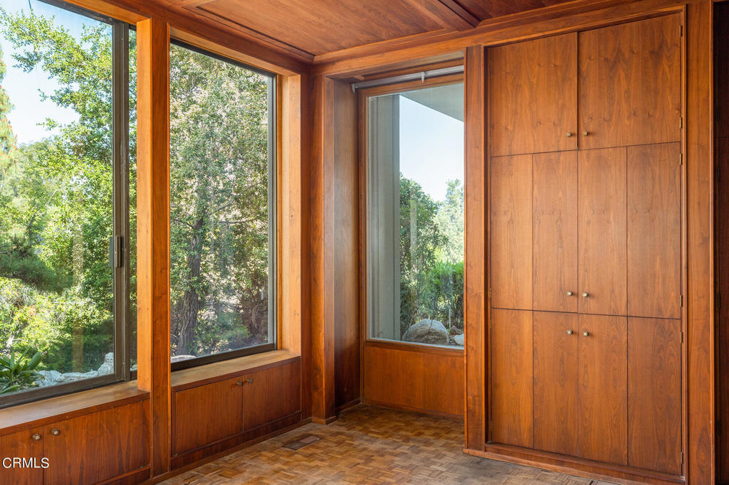 Photo 3 of 11 of 241 N San Rafael Avenue house