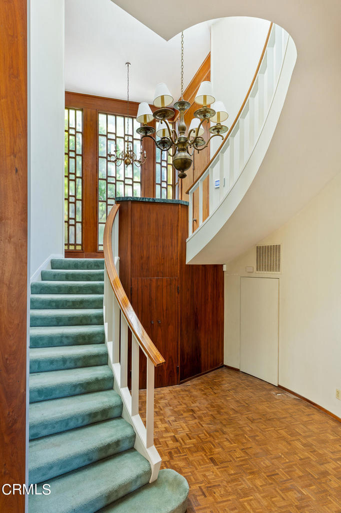 Photo 8 of 11 of 241 N San Rafael Avenue house
