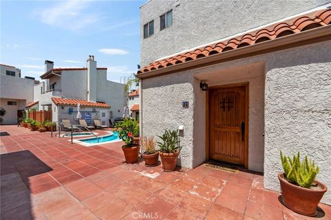 A home in Studio City