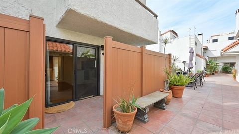 A home in Studio City