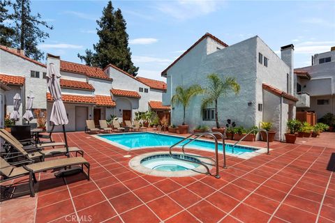 A home in Studio City