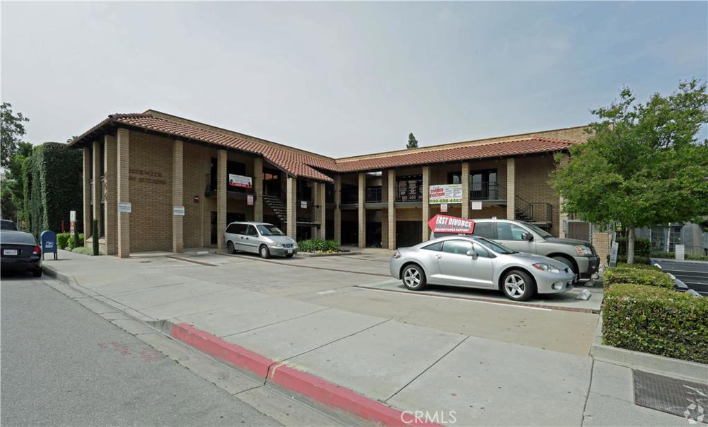 2-Story professional office building. Across the street from the San Bernardino County Court and a block away from City Hall. Shopping Centers and Restaurants are walking distance. Convenient Access to 10, 215 and 210 Freeways. Each suite has its own restroom. Suite 206: 1,140 SF, Reception area / bull pen area, 2 large private offices, bull pen area, restroom, wet-bar area.