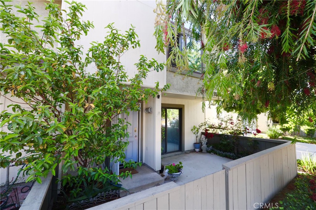 View North Hills, CA 91343 townhome