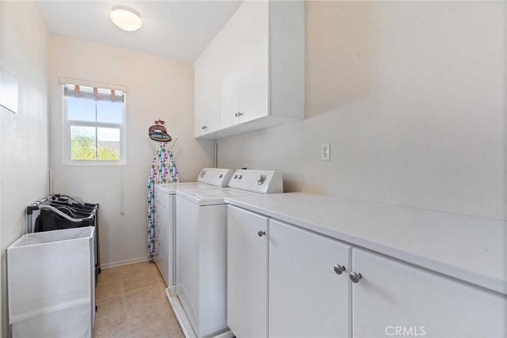 listing image 130722753163153273365