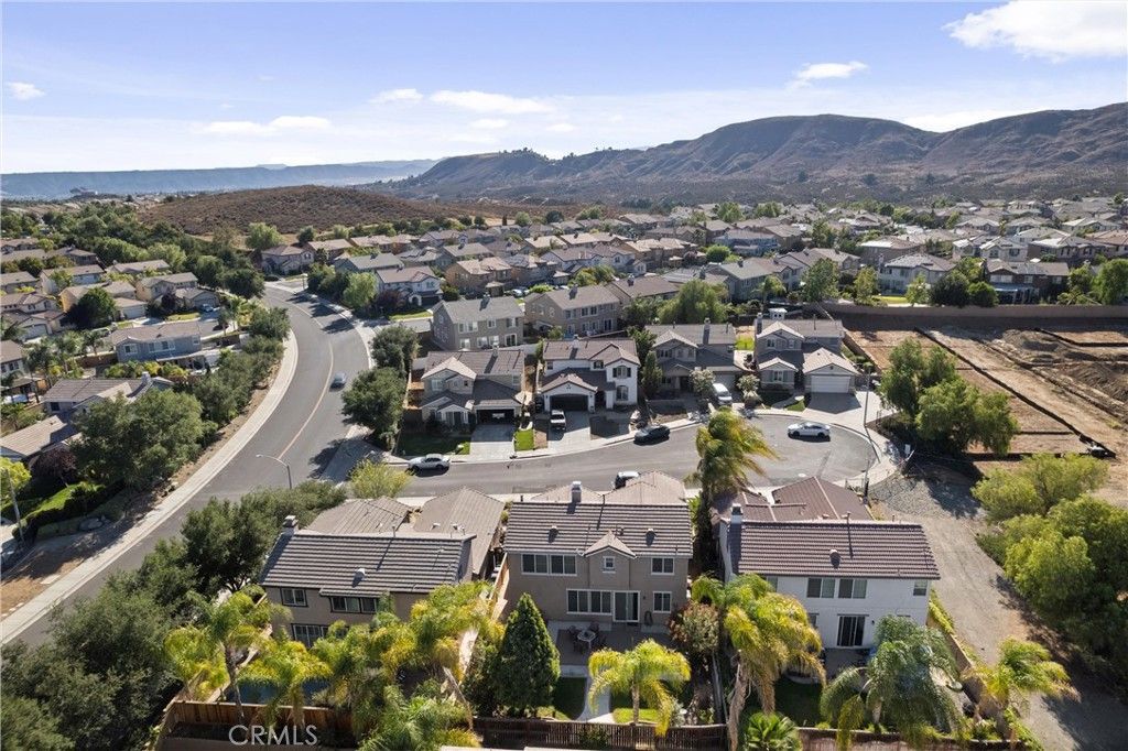listing image 130724594433257916557