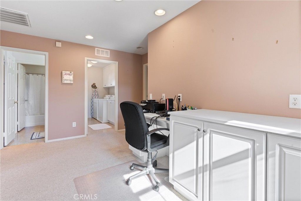 listing image 130727794109078011002