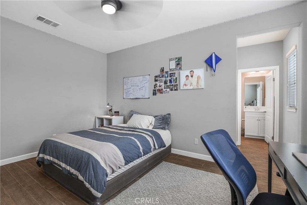 listing image 130729644230496994083