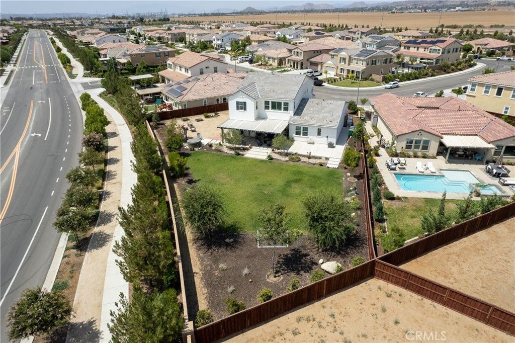 listing image 130722215444697116499