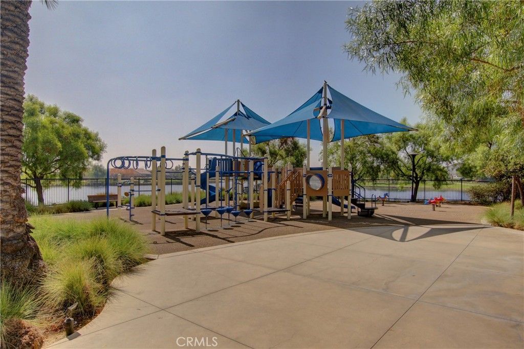 listing image 130722391035366165333