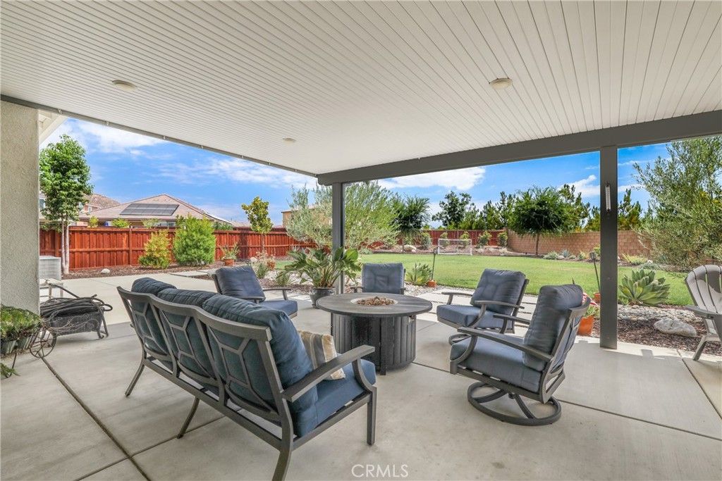 listing image 130729410332280155943