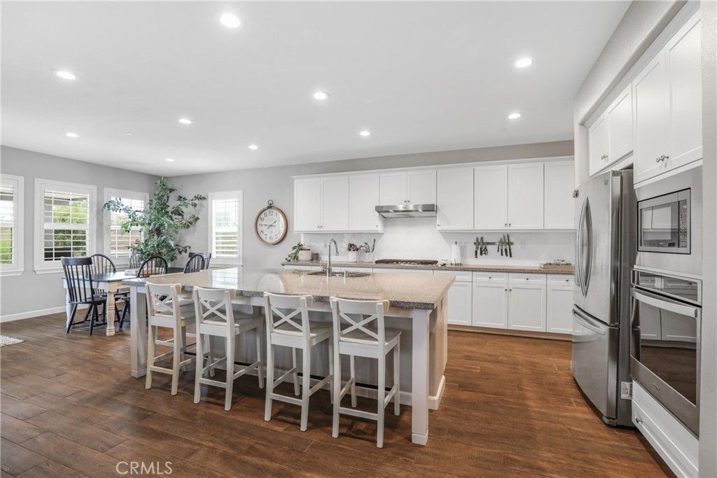 listing image 130726209706299284934