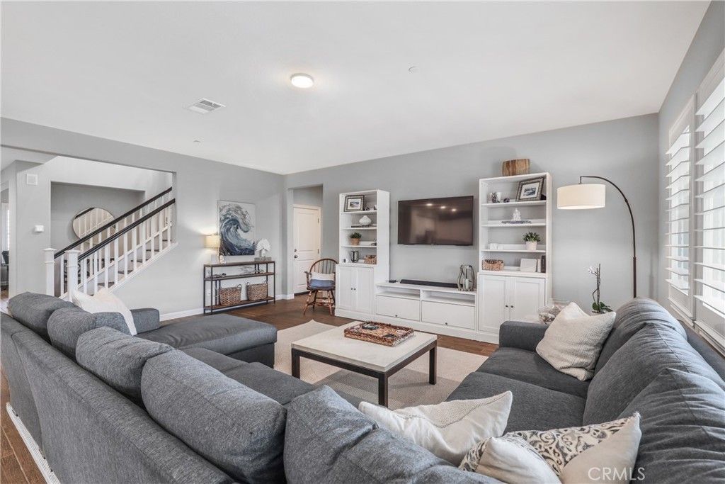 listing image 130720660019857977114