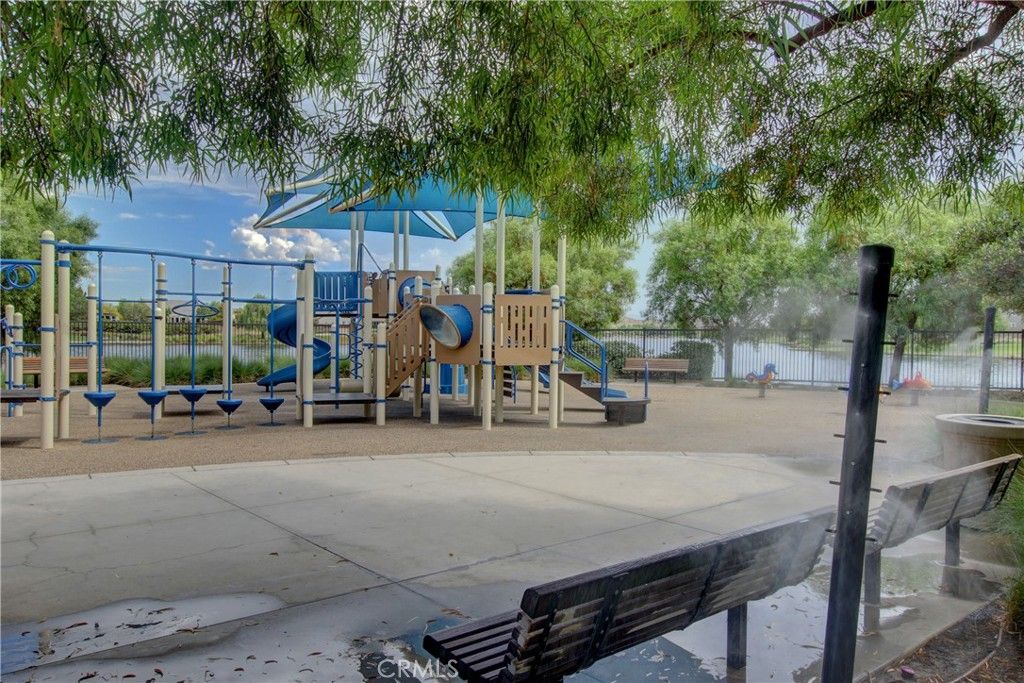 listing image 130724668231465140370