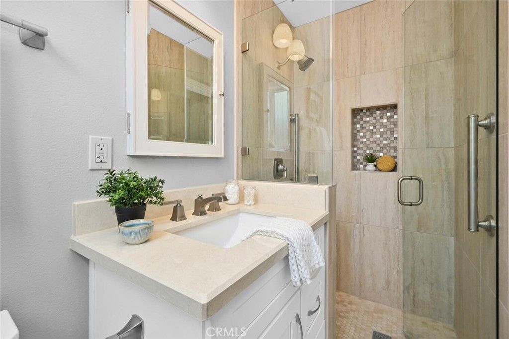 listing image 130729269371175072063