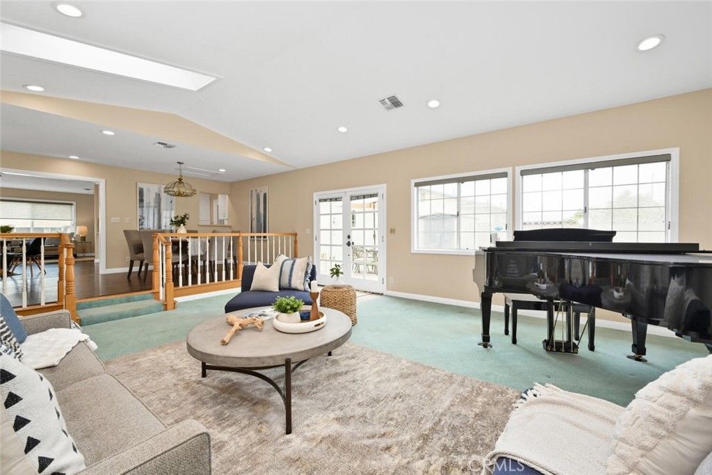 listing image 130728426692808368932