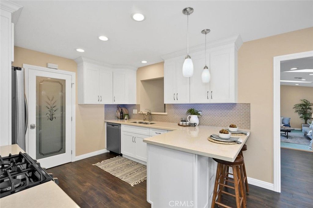 listing image 130727327974385298339