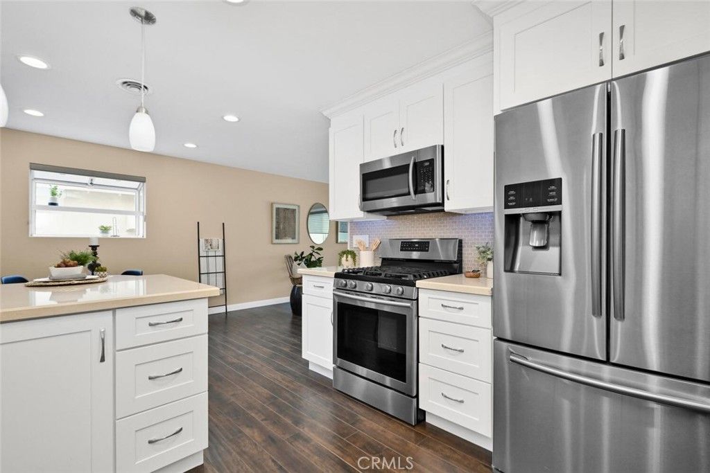 listing image 130729583078622812531