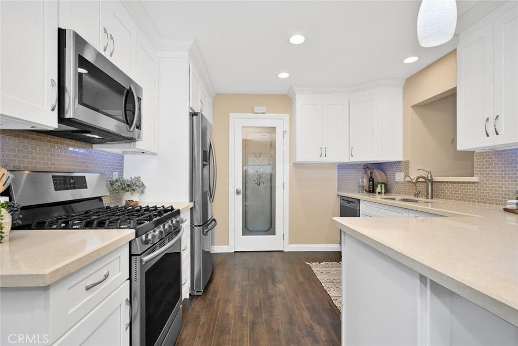 listing image 130725425994610152601