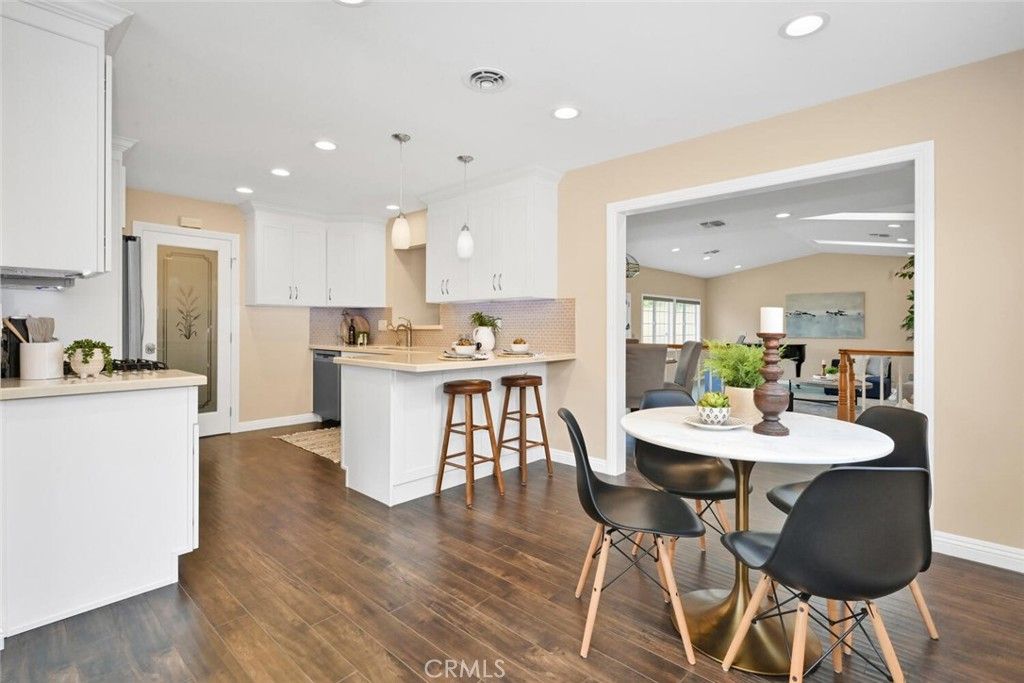 listing image 130729822697790264335
