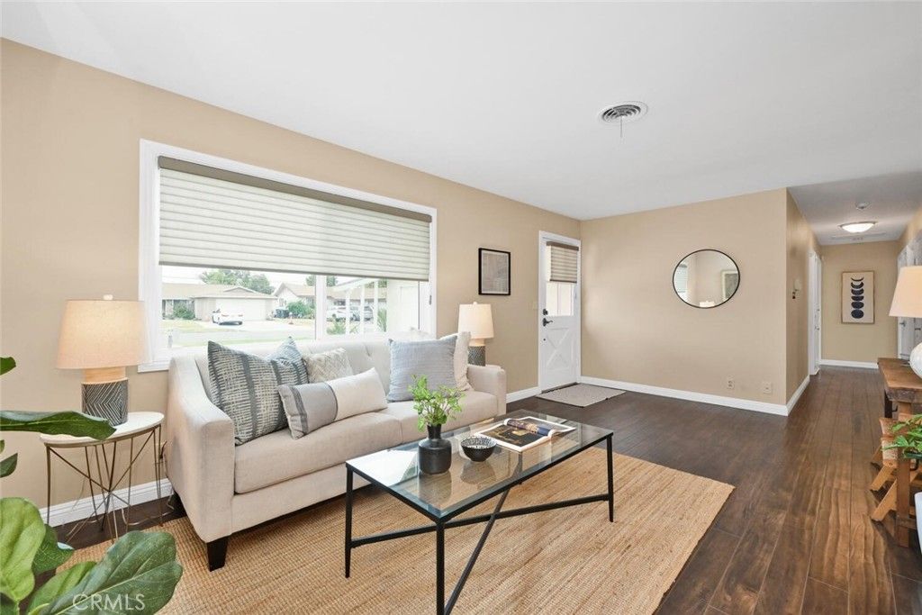 listing image 130721098527358769383