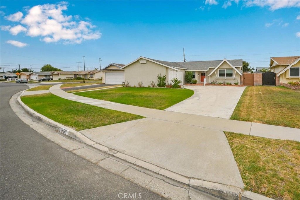 listing image 130721555789961007377
