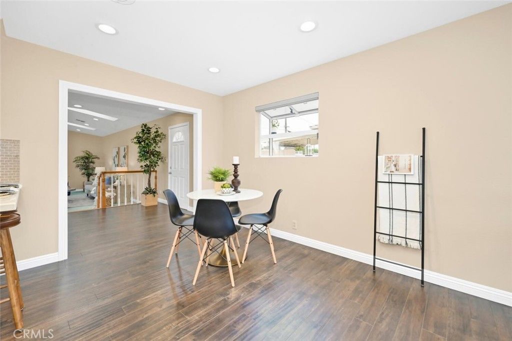 listing image 130722463920882081161