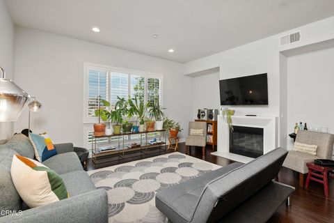 10878 Bloomfield Street 310 Toluca Lake CA 91602
