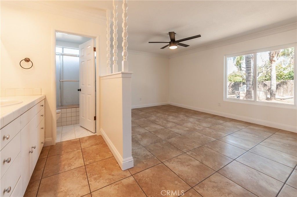 listing image 130723379555697473980