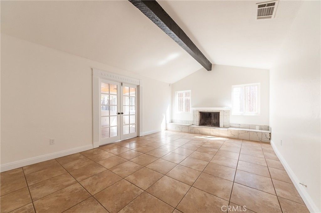 listing image 130728827751368491021