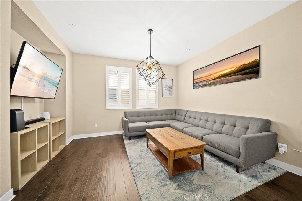 listing image 130724604436819863743