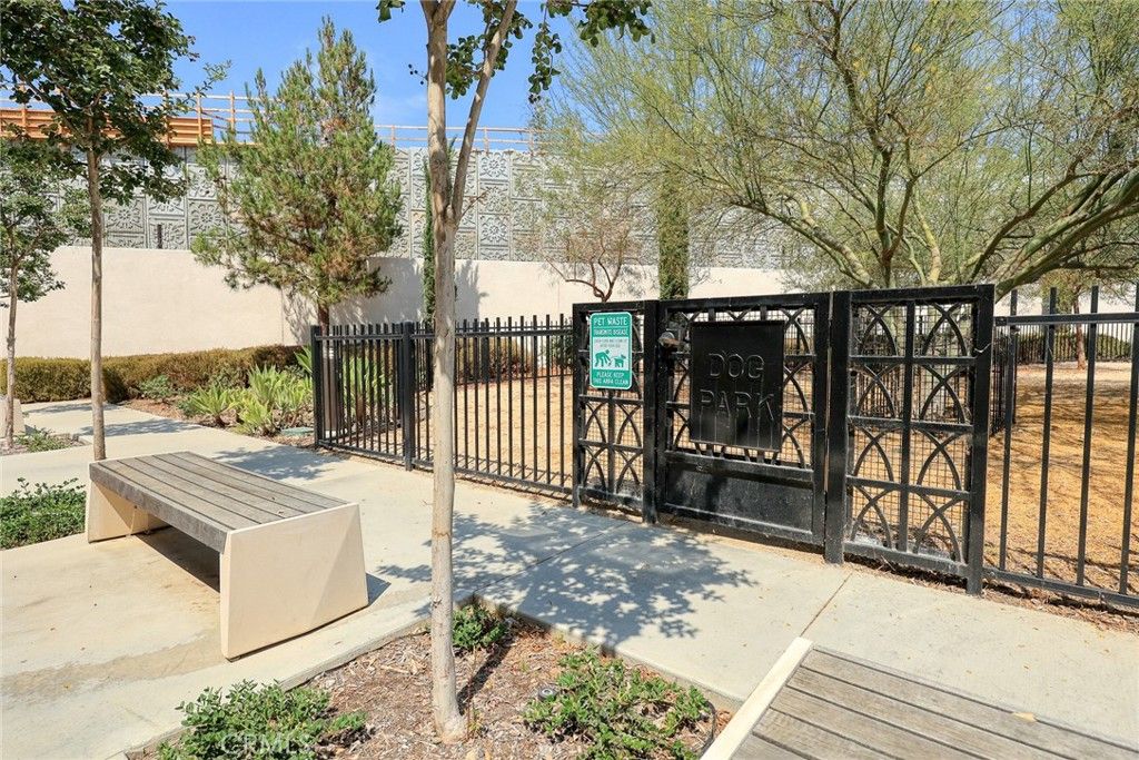 listing image 130728285317741174133