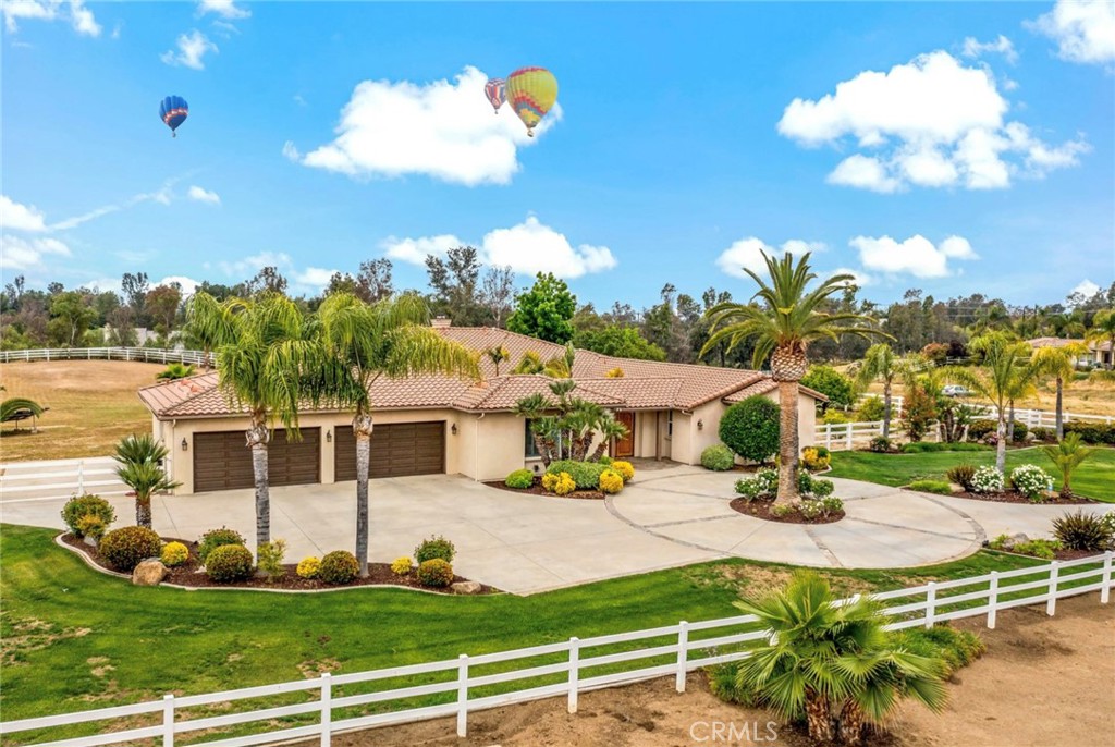 39415 Calle Anita