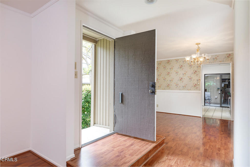 Photo 5 of 25 of 274 N Orange Grove Boulevard condo