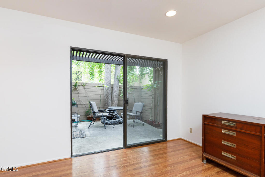 Photo 12 of 25 of 274 N Orange Grove Boulevard condo
