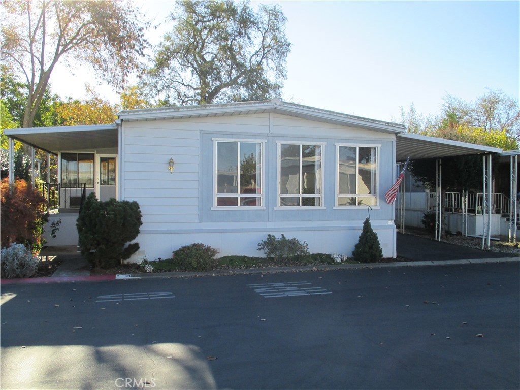 This mobile is in the popular 55+ Chico Mobile Country Club, the nicest "senior" park in Chico. The park feels like it's out in the country yet only 2 miles from downtown. Pool, spa, clubhouse, fitness center, library, laundry, salon, self car wash, RV / boat parking, dumpster, recycle bins, dog walk area, bus service, potlucks, dinners, bingo, bunko, crafts, etc. Pets allowed.
This mobile is on a desirable creek side lot, with an open living room, separate dining room, kitchen with pantry, enclosed sun room/office, spacious master bedroom/bathroom with large walk-in and separate in-room double door closet. The guest bedroom has one large closet and a smaller storage closet. Guest bath is three-quarter with a large walk-in shower. Enclosed sun room may be used as an office.