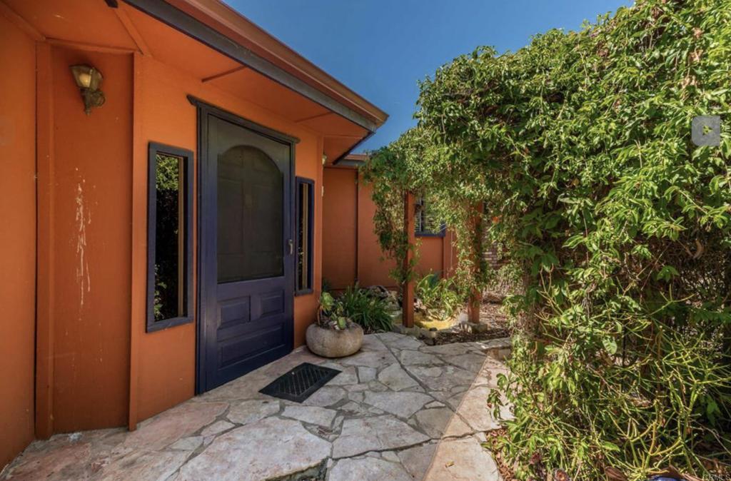 1168 Alpine Heights