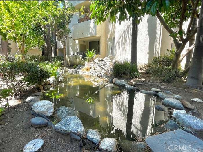 Photo 6 of 20 of 5325 Newcastle Avenue 129 condo