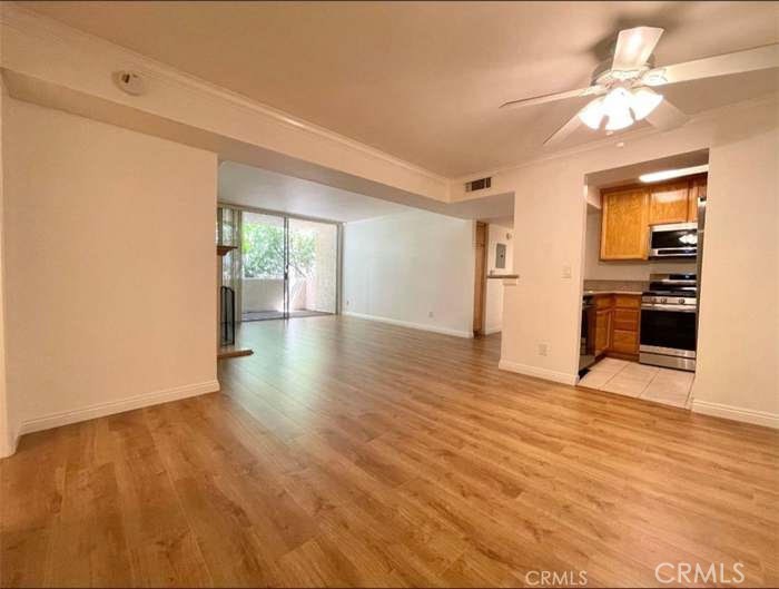 Photo 10 of 20 of 5325 Newcastle Avenue 129 condo