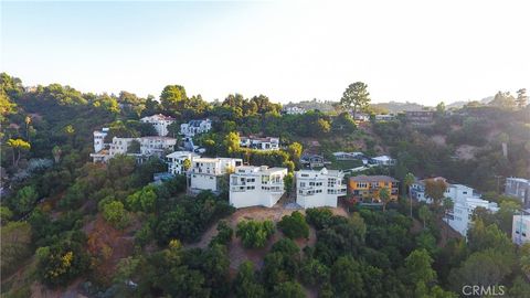 A home in Studio City