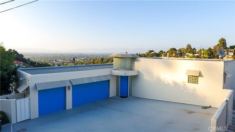 A home in Studio City