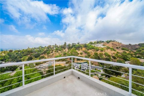 A home in Studio City