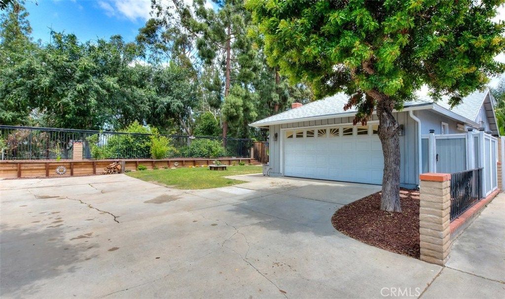 listing image 130722360294611683800