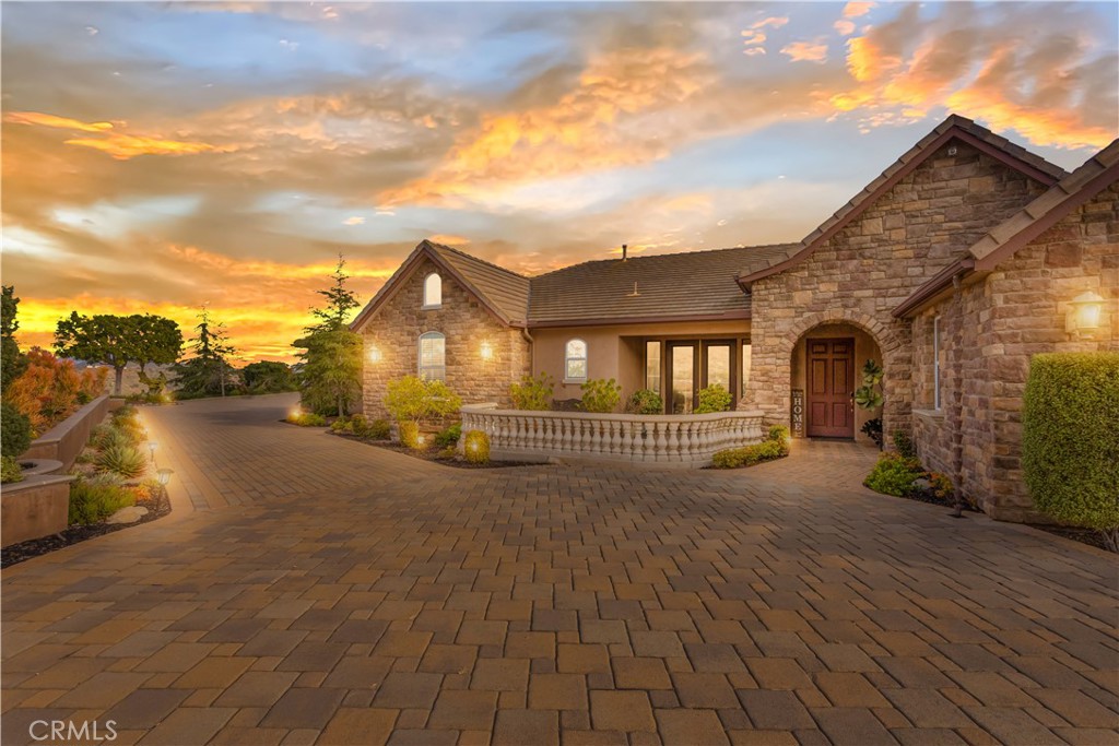 3505 Vista Laguna Road