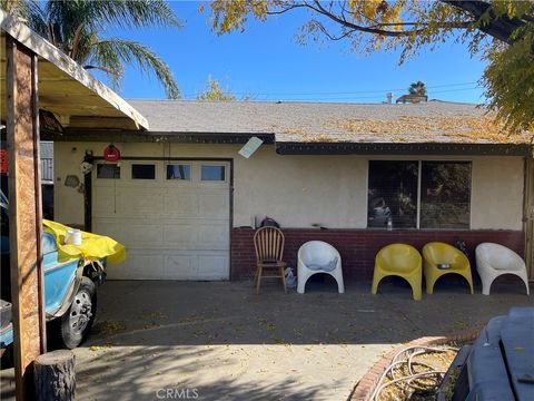 A home in Lake Elsinore