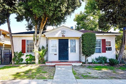 Photo of 2032 Pine Avenue, Long Beach, CA 90806 (MLS # PW25075567)