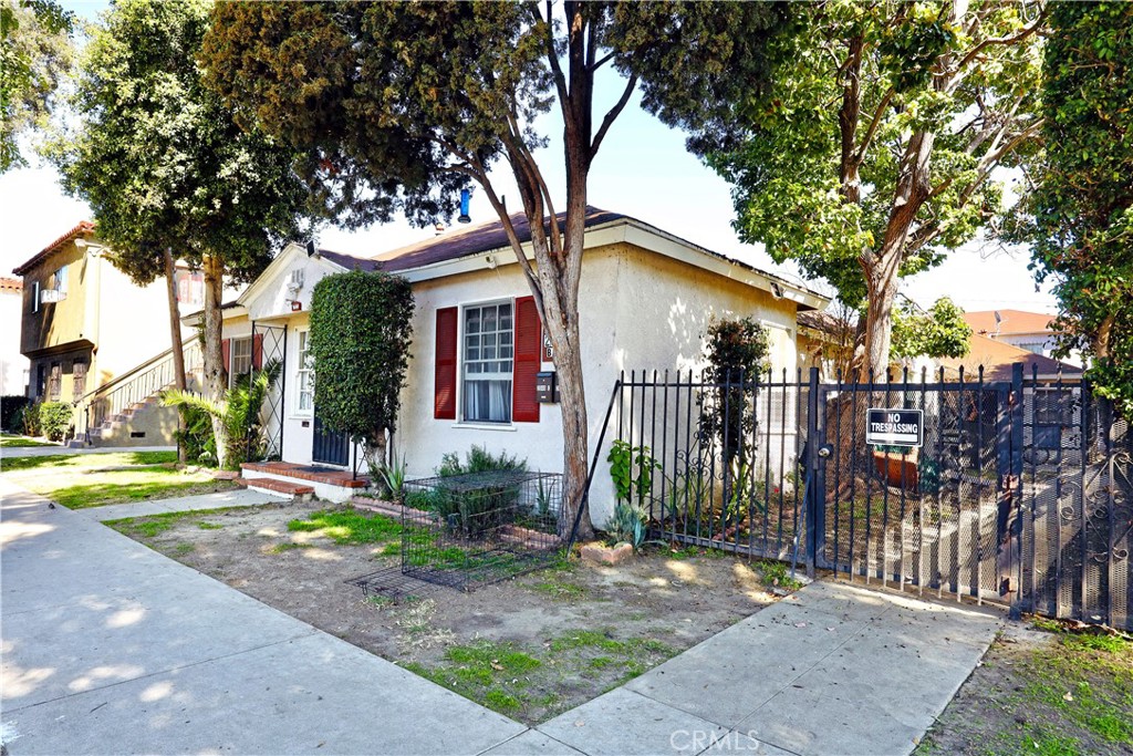 2032 Pine Avenue