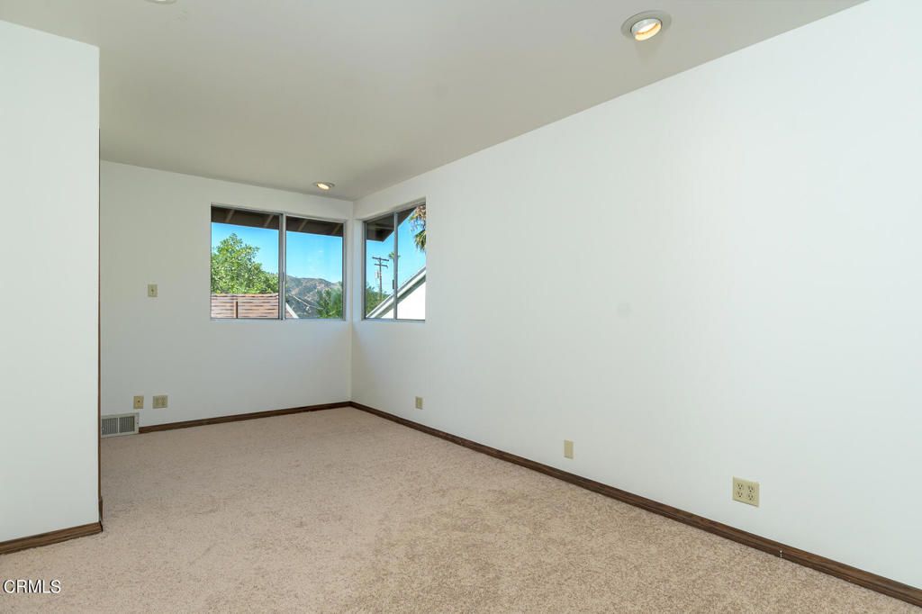 listing image 130725959071766059521
