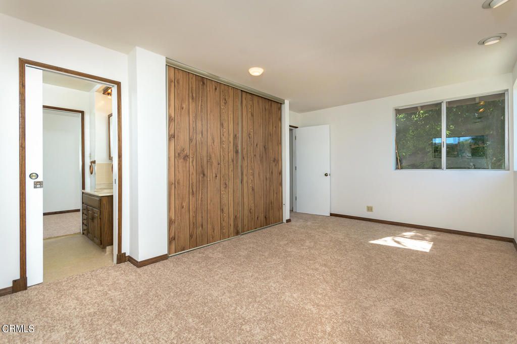 listing image 130723574945349402821