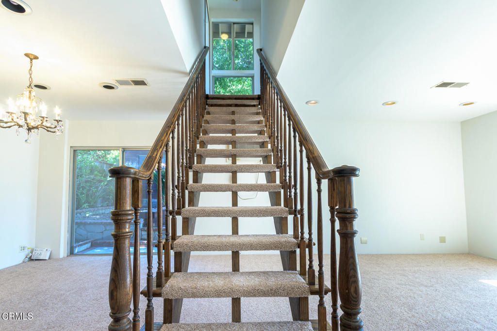 listing image 130727423092899012553